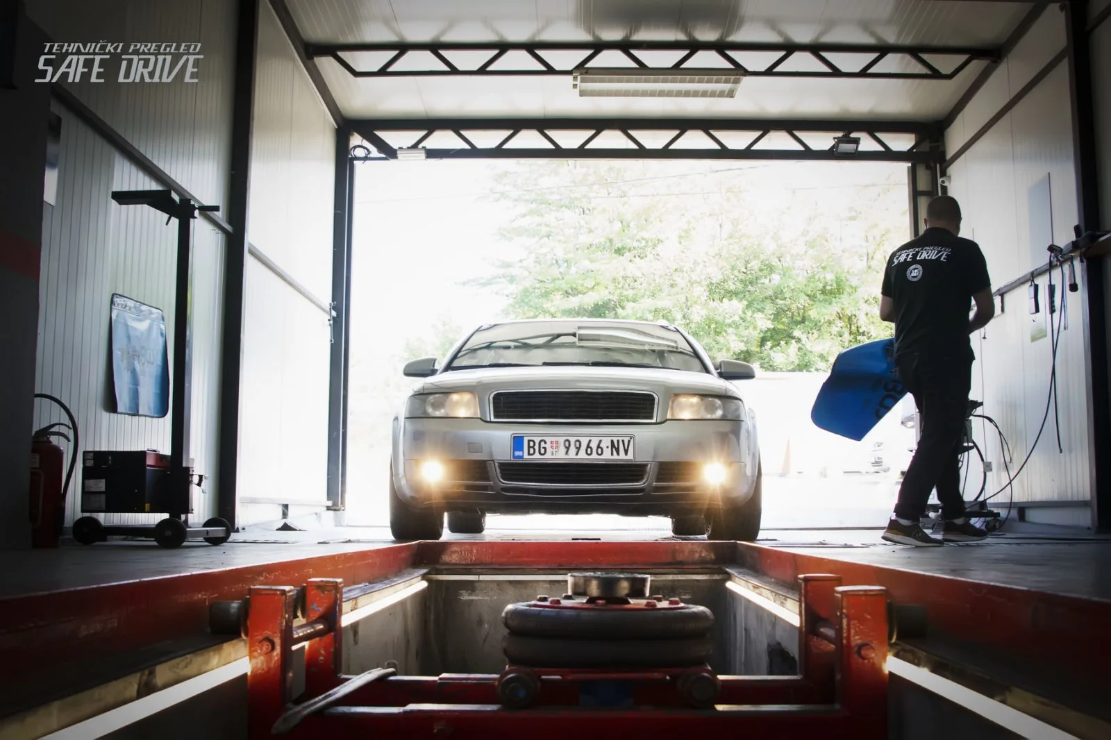 Vozilo na liniji tehničkog pregleda Safe Drive